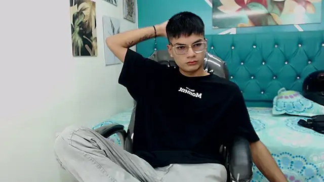 Snapshot of Noha_scott chatting on 02.02.25 Noha scott online show from 02.02.25