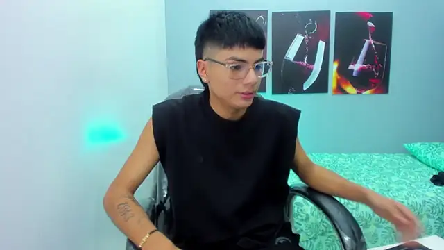 Snapshot of Noha_scott chatting on 02.23.25 Noha scott online show from 02.23.25