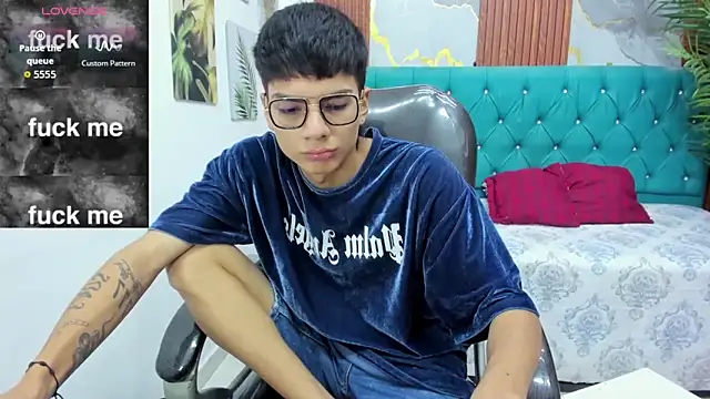 Snapshot of Noha_scott chatting on 02.25.26 Noha scott online show from 02.25.26