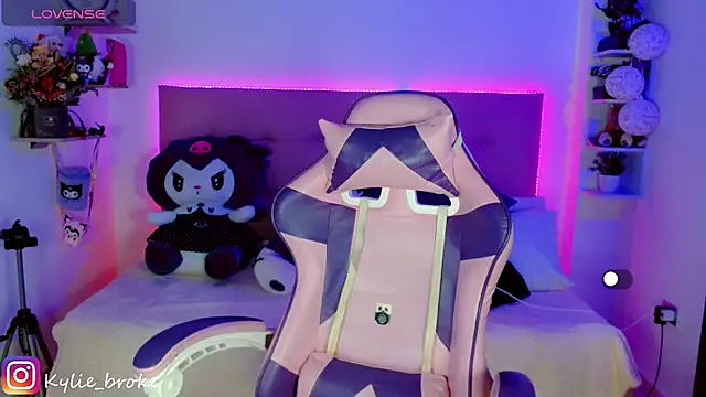 Kylie brokee online show from 12.27.24