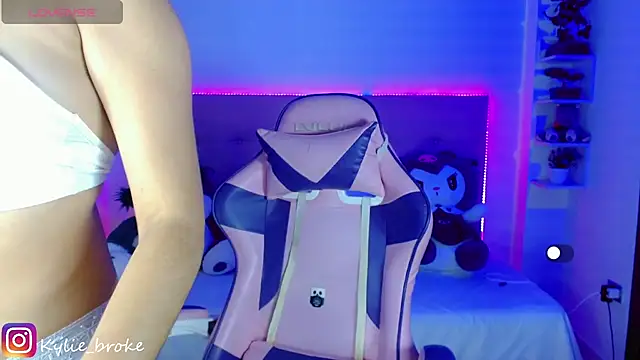 Kylie brokee online show from 02.04.25