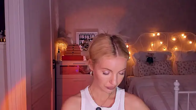 aestetick online show from 03.18.26