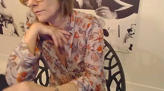 Snapshot of godinflower chatting on 12.29.24 godinflower online show from 12.29.24