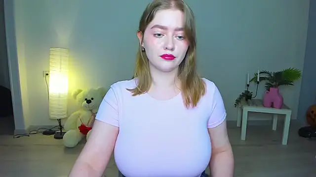 AidaPerry online show from 12.03.25