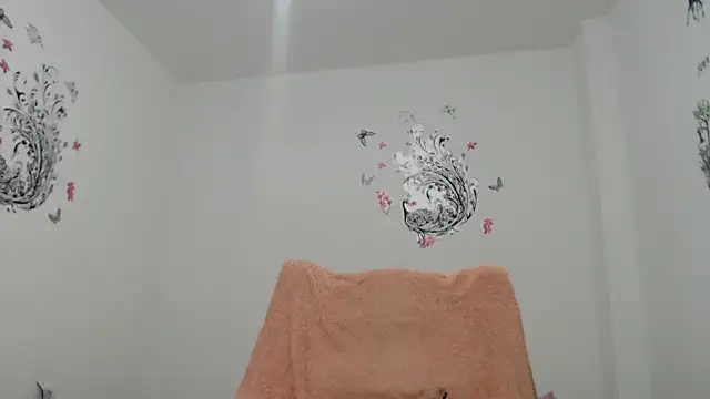 Snapshot of BustyAmanda chatting on 12.19.24 BustyAmanda online show from 12.19.24