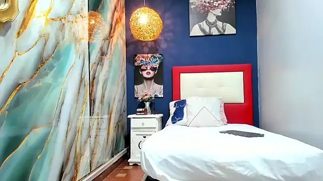 Snapshot of BustyAmanda chatting on 11.11.25 BustyAmanda online show from 11.11.25