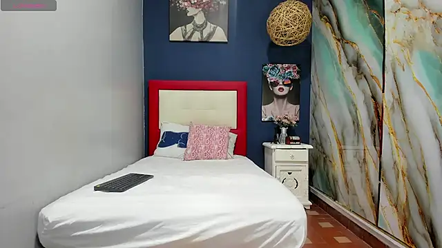 Snapshot of BustyAmanda chatting on 11.13.25 BustyAmanda online show from 11.13.25