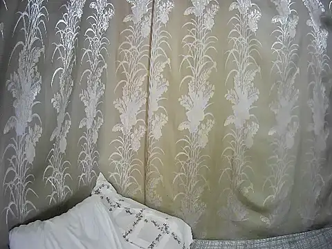 Snapshot of happy_sonia chatting on 06.19.26 happy sonia online show from 06.19.26