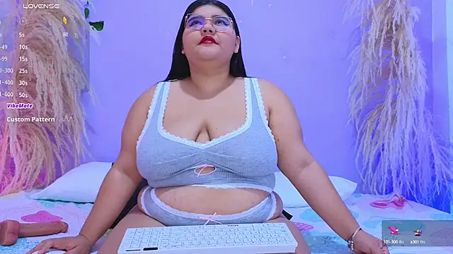 Snapshot of april_lopez6 chatting on 03.19.25 april lopez6 online show from 03.19.25