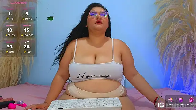 Snapshot of april_lopez6 chatting on 11.02.25 april lopez6 online show from 11.02.25