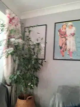 Snapshot of JulianJ50 chatting on 12.04.25 JulianJ50 online show from 12.04.25