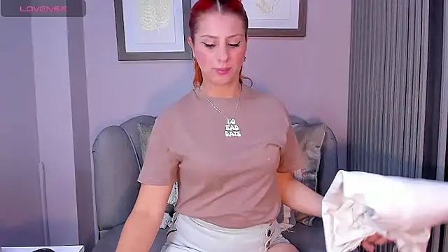 Snapshot of Nahiajhonson_ chatting on 02.19.25 Nahiajhonson  online show from 02.19.25
