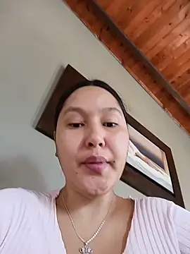 Snapshot of SamaraJay1 chatting on 06.19.26 SamaraJay1 online show from 06.19.26