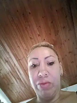 Snapshot of coral_smitth chatting on 05.17.26 coral smitth online show from 05.17.26