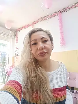 Snapshot of coral_smitth chatting on 05.27.26 coral smitth online show from 05.27.26