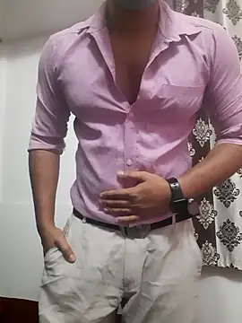 Snapshot of Guyinshortss chatting on 03.21.26 Guyinshortss online show from 03.21.26