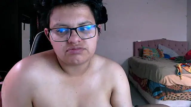 Snapshot of tatsumi_nao chatting on 12.21.25 tatsumi nao online show from 12.21.25