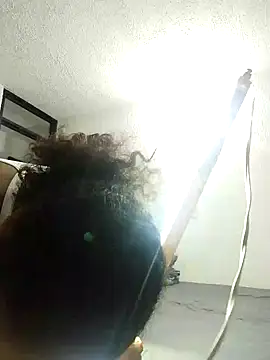 samanthaeliott22 online show from 12.19.24