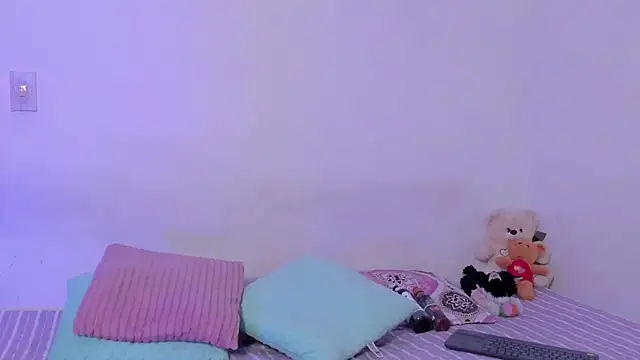 crystalvazquez online show from 10.24.25