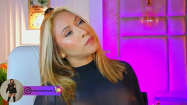 Snapshot of AlessiaLondon chatting on 06.15.26 AlessiaLondon online show from 06.15.26