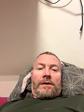 Snapshot of Rockburg chatting on 11.25.25 Rockburg online show from 11.25.25