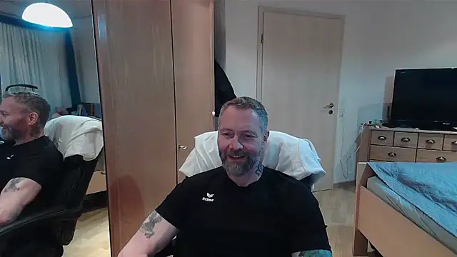 Snapshot of Rockburg chatting on 03.20.26 Rockburg online show from 03.20.26