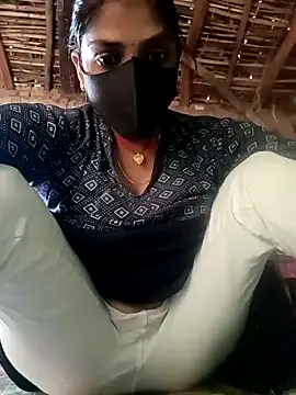 Snapshot of haymona chatting on 10.08.25 haymona online show from 10.08.25