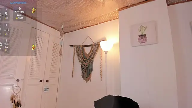 Snapshot of anaruiz_ chatting on 01.14.25 anaruiz online show from 01.14.25