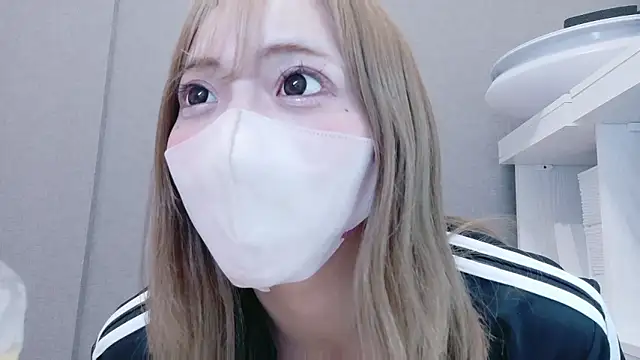 Snapshot of _chanMOMO_ chatting on 06.17.26 chanMOMO online show from 06.17.26