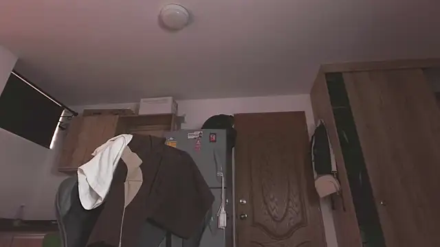 Cutie Shy  online show from 04.25.26