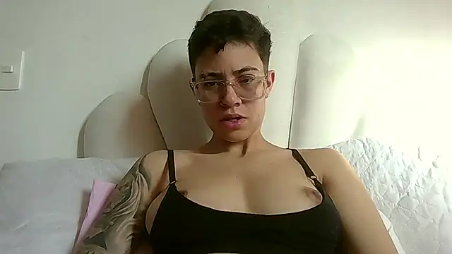 Snapshot of Cutie_Shy_ chatting on 07.14.26 Cutie Shy online show from 07.14.26