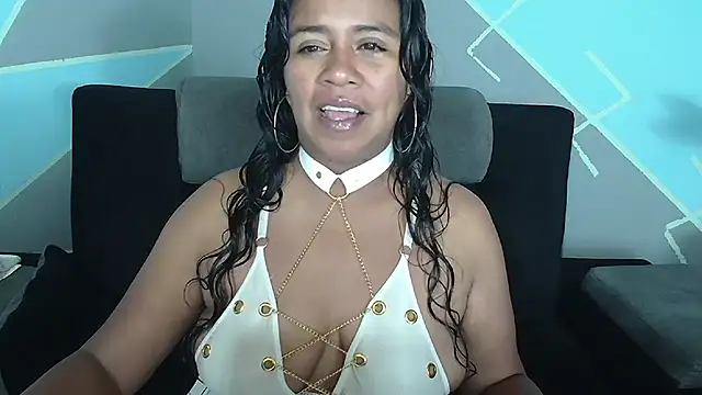 saggil23 online show from 10.15.25