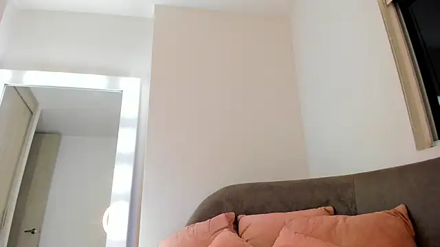 Snapshot of GabyFerrerr chatting on 06.19.26 GabyFerrerr online show from 06.19.26