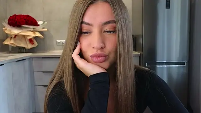 Snapshot of Cinderella____ chatting on 03.23.25 Cinderella online show from 03.23.25