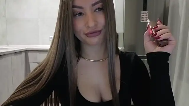 Snapshot of Cinderella____ chatting on 12.22.25 Cinderella online show from 12.22.25