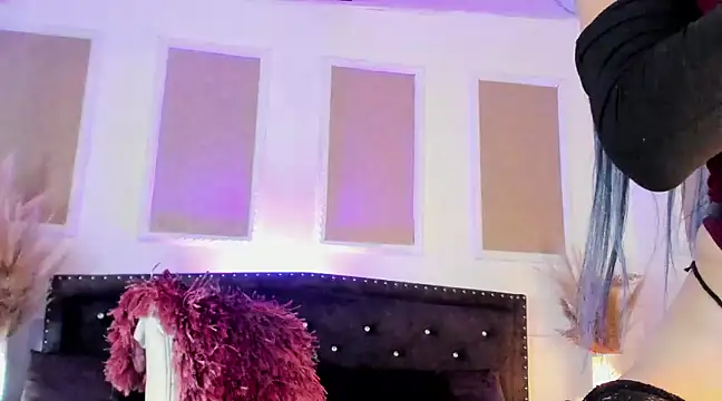 queen satin online show from 02.20.25