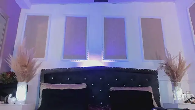 queen satin online show from 03.15.25