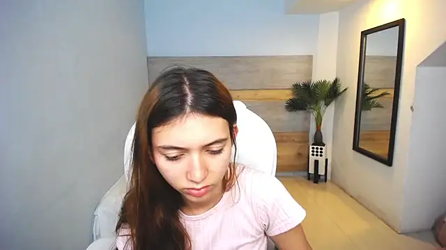 liseth fox online show from 12.04.24