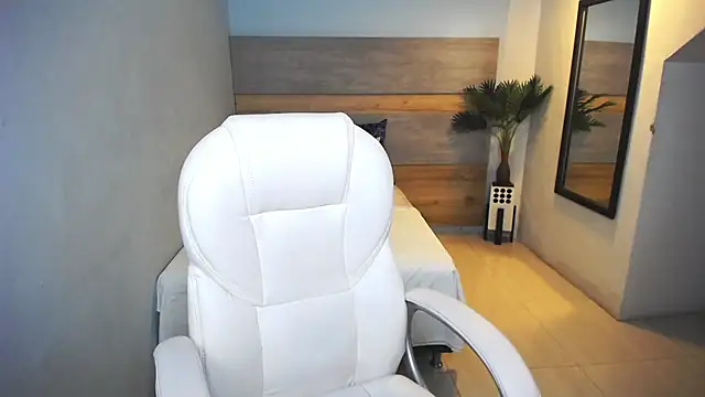 liseth fox online show from 12.28.24