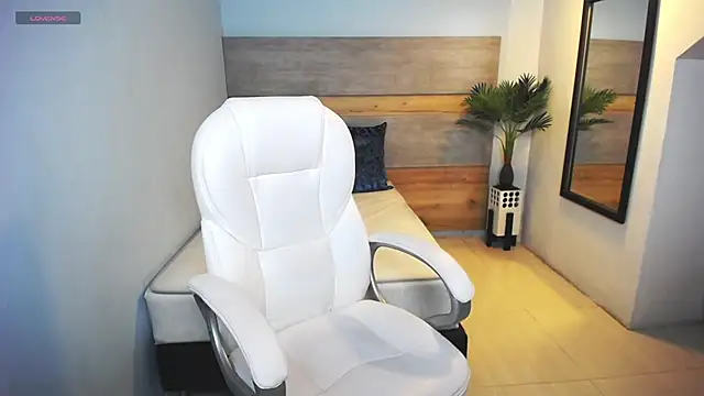 liseth fox online show from 02.04.25