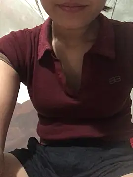 Snapshot of Cute_lady99 chatting on 11.18.25 Cute lady99 online show from 11.18.25