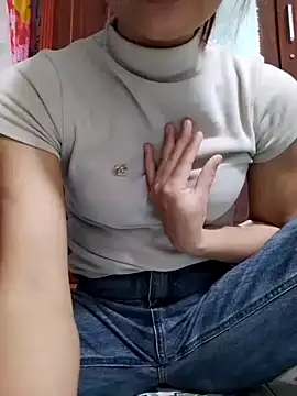 Snapshot of Cute_lady99 chatting on 12.22.25 Cute lady99 online show from 12.22.25