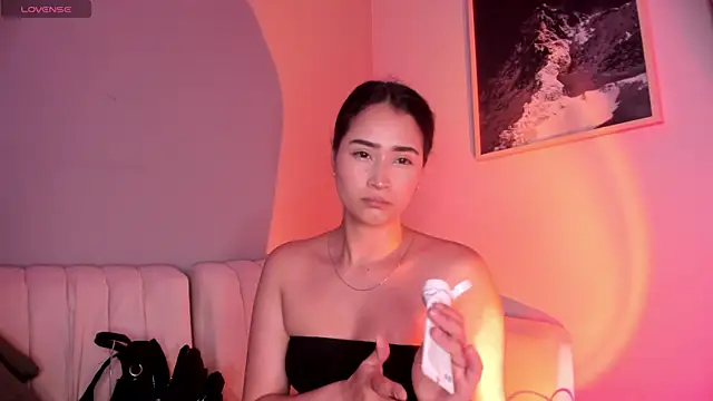 lara madisson online show from 05.05.26