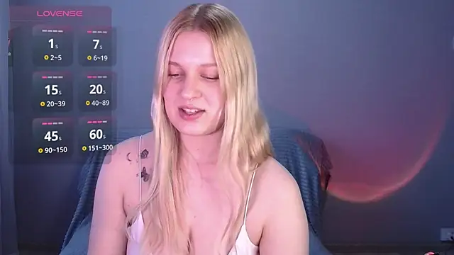 Snapshot of EmiliaDuchess chatting on 05.17.26 EmiliaDuchess online show from 05.17.26