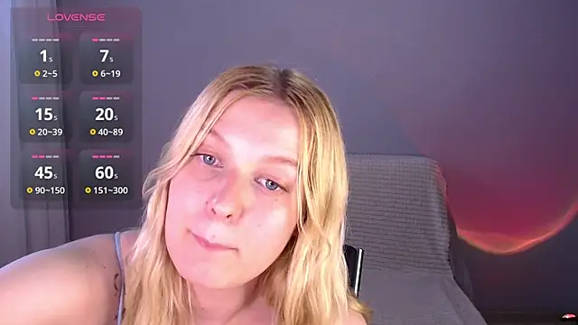 Snapshot of EmiliaDuchess chatting on 06.19.26 EmiliaDuchess online show from 06.19.26