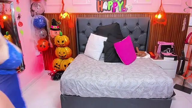 Snapshot of MEYLAGIA chatting on 10.25.25 MEYLAGIA online show from 10.25.25