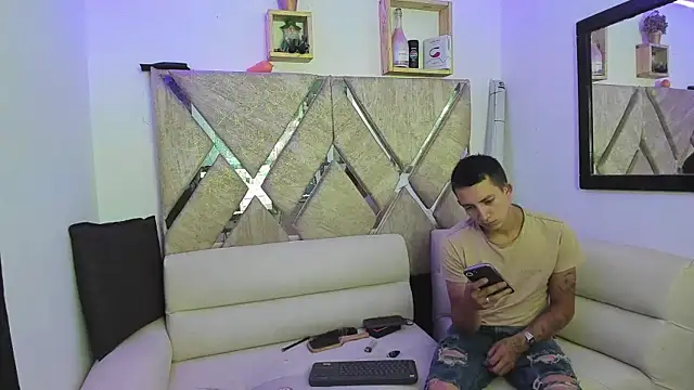 parejacaliente20154 online show from 05.04.26