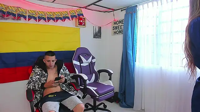 parejacaliente20154 online show from 06.09.26