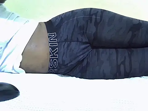 Snapshot of sweetangel41 chatting on 10.15.25 sweetangel41 online show from 10.15.25