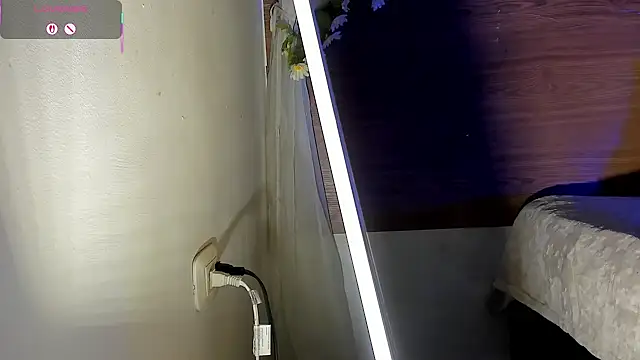 Snapshot of Petite_yisell chatting on 09.12.25 Petite yisell online show from 09.12.25